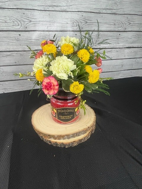 McCall&#039;s Candle with Fresh Flowers
